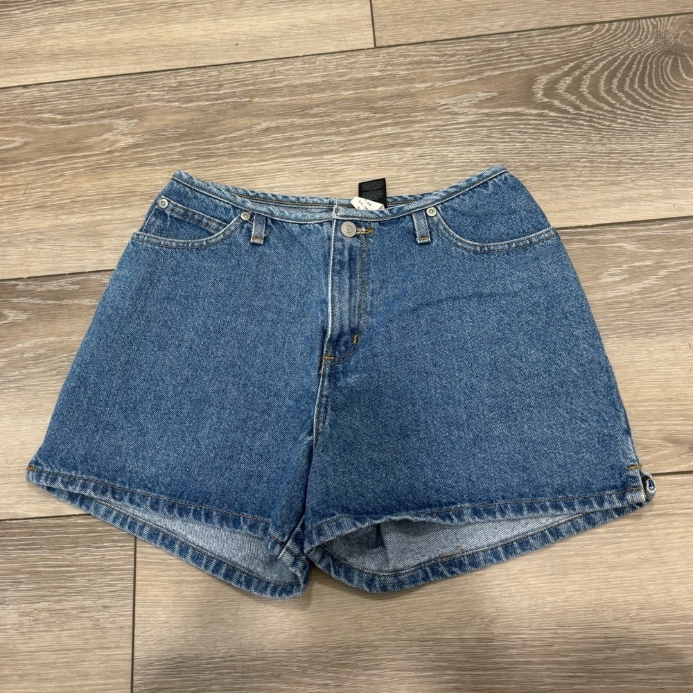 Vintage Y2K mid rise denim jean shorts - Picture 2 of 10